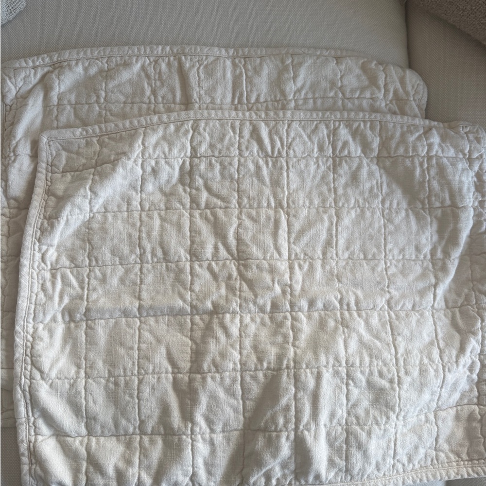 Casaluna Standard Heavyweight Linen Blend Quilt Pillow Sham, Great Condition - Picture 2 of 3